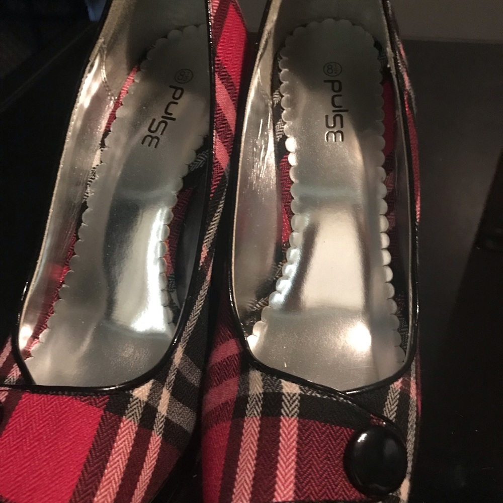 Heels - Picture 3 of 6